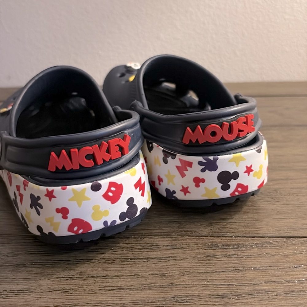 NWT [CROCS] Mickey & Friends Classic Slip-On Clog Sandals Kids Size J1 (5+) - Picture 10 of 15